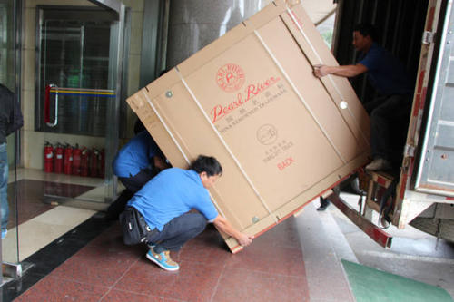 镇安钢琴贵重工艺品无忧运